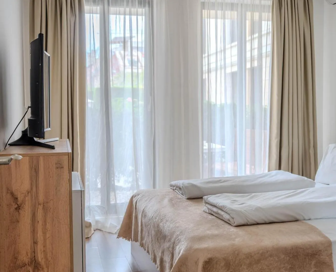 Apartment In Evargreen Complex With Terrace Varna